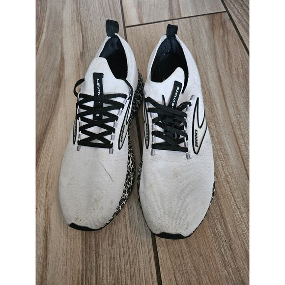 Brooks Women's Levitate StealthFit 6 Leopard Sneakers Sz 11mb. - Picture 2 of 11